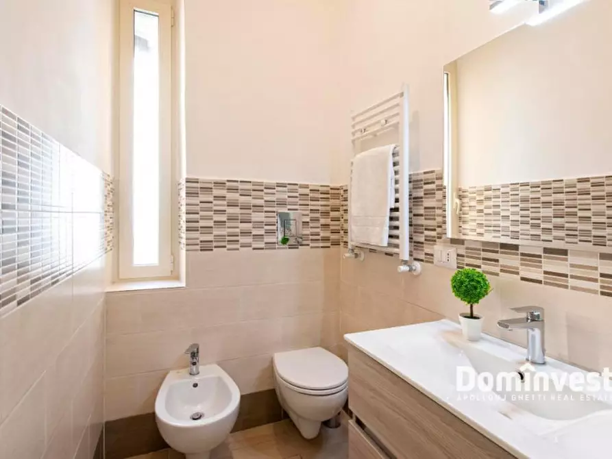 Immagine 12 di Attività commerciale in vendita  in Via Piemonte a Roma