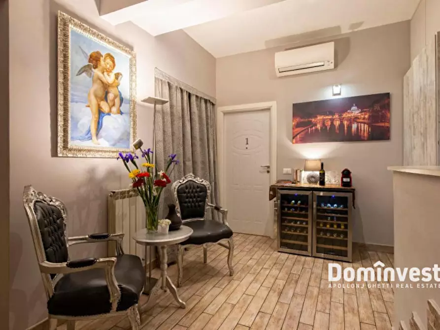 Immagine 2 di Attività commerciale in vendita  in Via XXIV Maggio a Roma