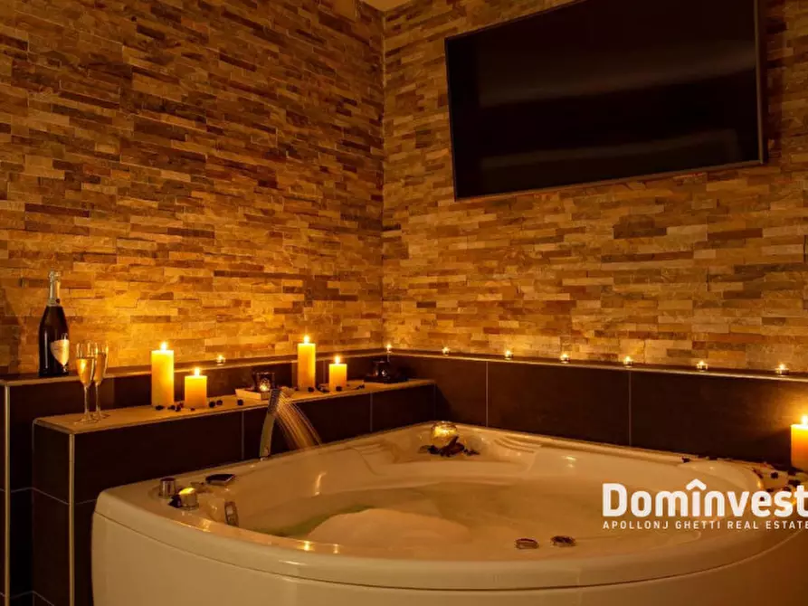 Immagine 4 di Attività commerciale in vendita  in Via XXIV Maggio a Roma