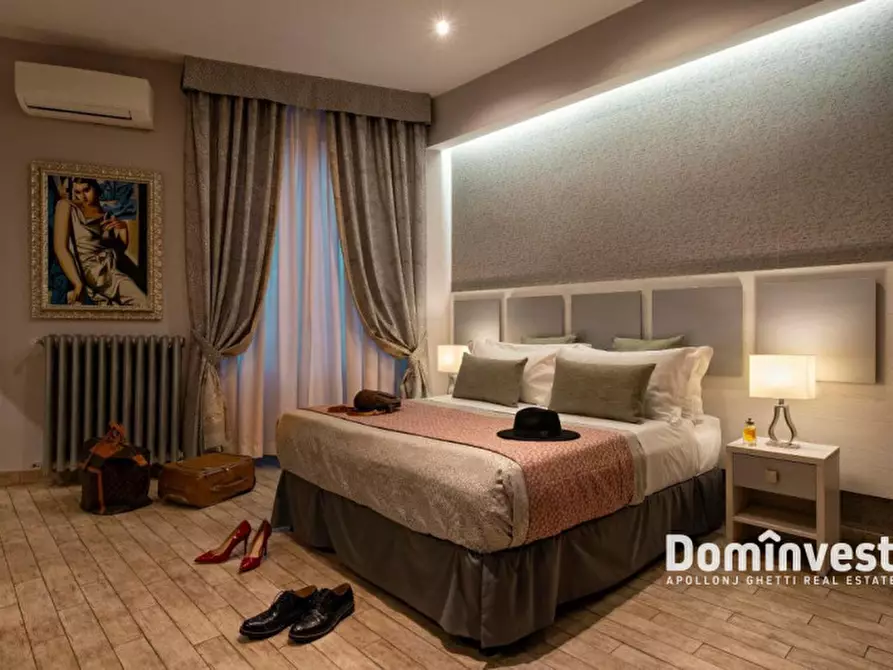 Immagine 7 di Attività commerciale in vendita  in Via XXIV Maggio a Roma