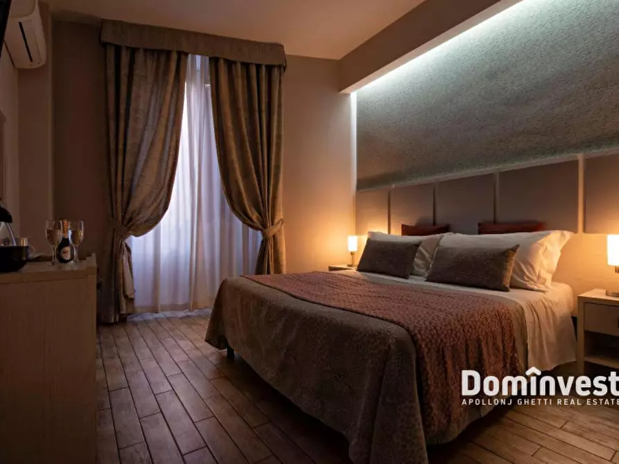 Immagine 8 di Attività commerciale in vendita  in Via XXIV Maggio a Roma