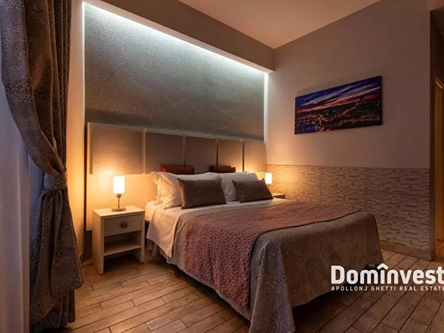 Immagine 9 di Attività commerciale in vendita  in Via XXIV Maggio a Roma