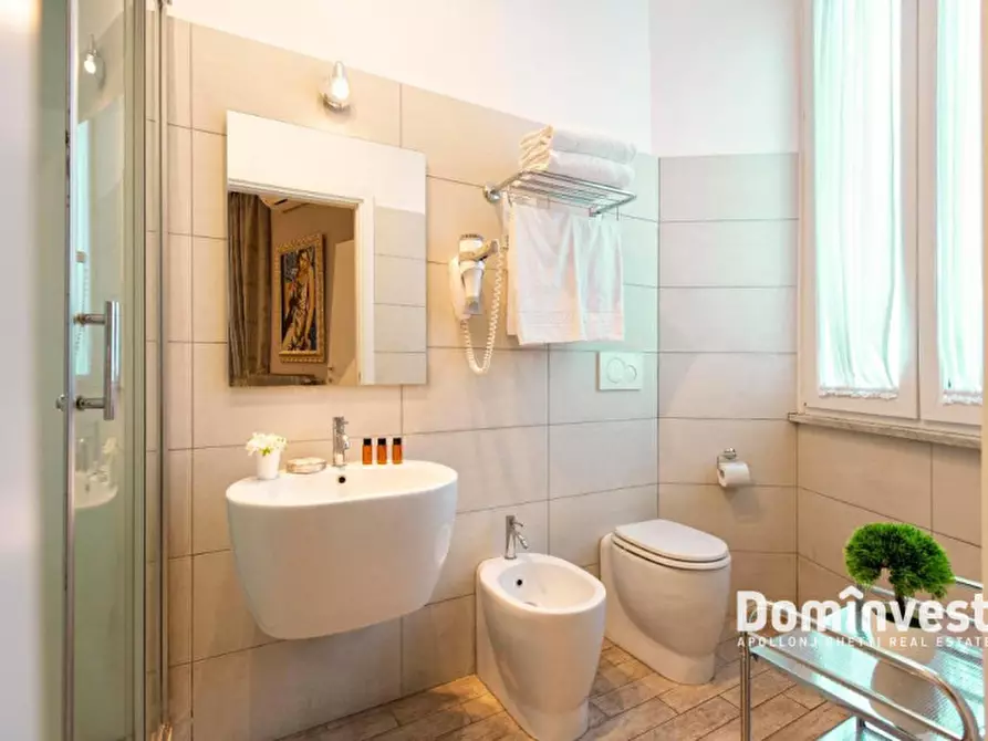 Immagine 10 di Attività commerciale in vendita  in Via XXIV Maggio a Roma