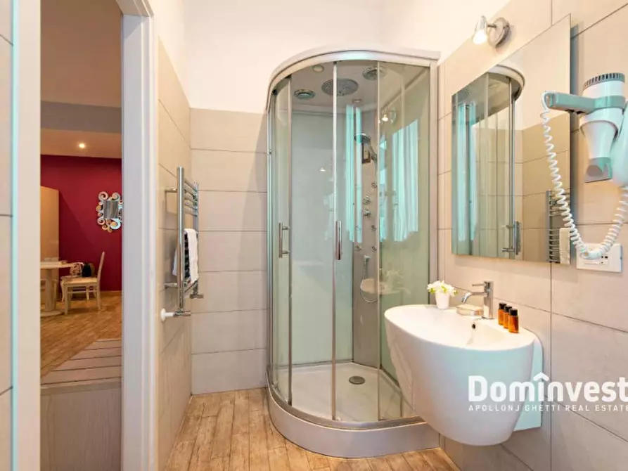 Immagine 11 di Attività commerciale in vendita  in Via XXIV Maggio a Roma