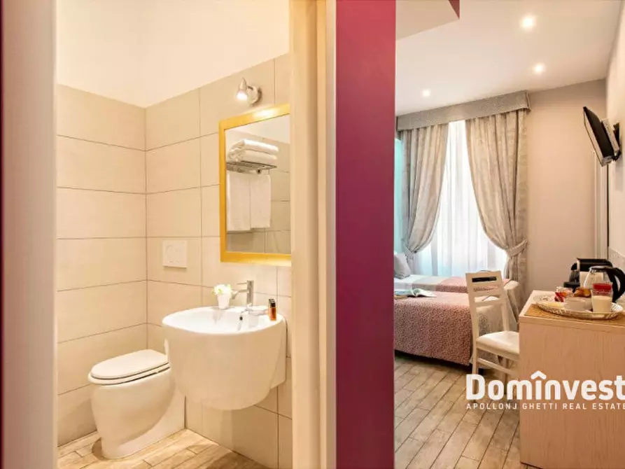 Immagine 14 di Attività commerciale in vendita  in Via XXIV Maggio a Roma