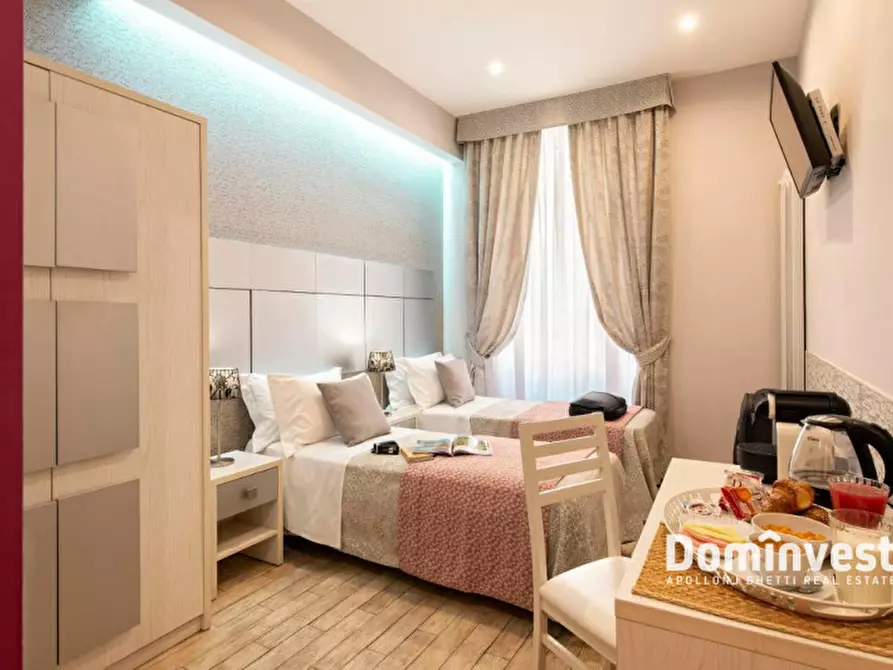 Immagine 15 di Attività commerciale in vendita  in Via XXIV Maggio a Roma