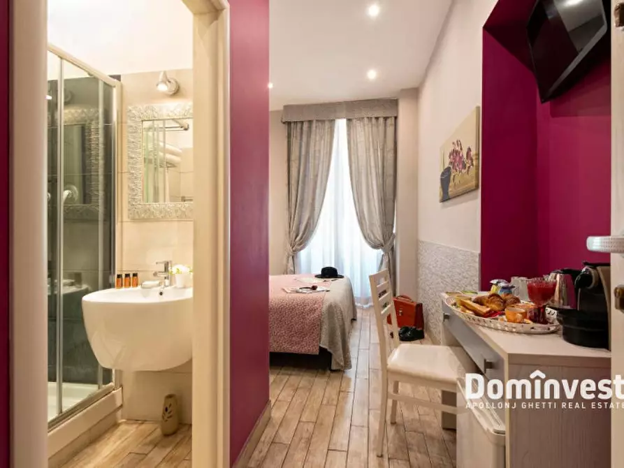 Immagine 18 di Attività commerciale in vendita  in Via XXIV Maggio a Roma