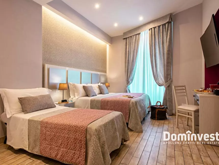 Immagine 22 di Attività commerciale in vendita  in Via XXIV Maggio a Roma