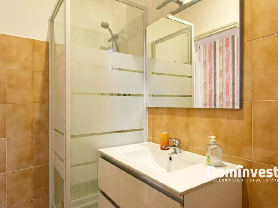 Immagine 13 di Attività commerciale in vendita  in Via Dei Sardi a Roma