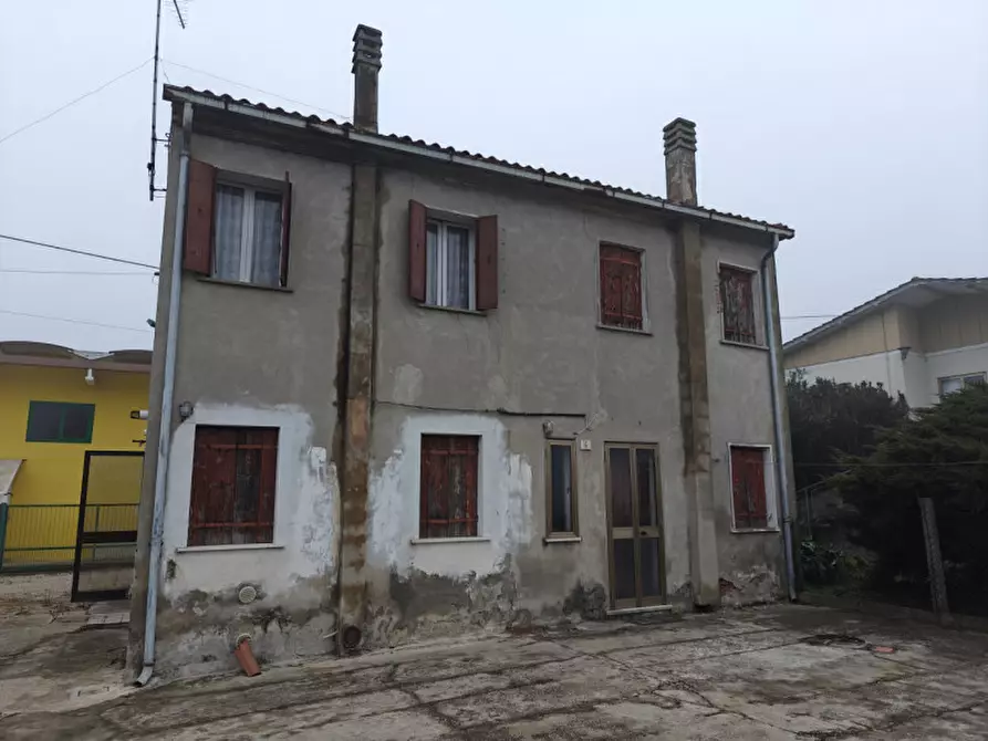 Immagine 1 di Casa indipendente in vendita  a Rovigo