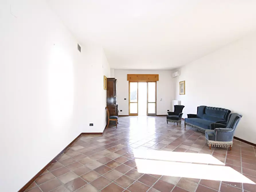 Immagine 1 di Attico in vendita  in Viale Italia a Matino