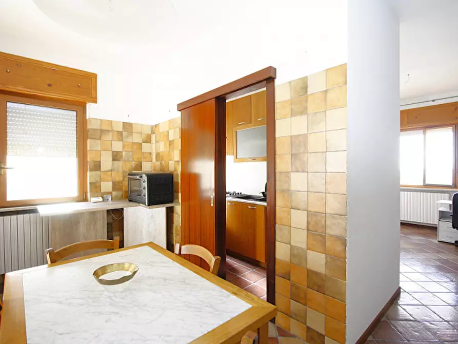 Immagine 9 di Attico in vendita  in Viale Italia a Matino