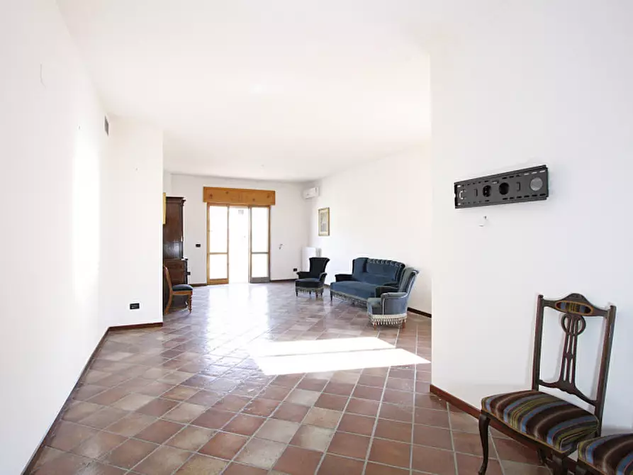 Immagine 13 di Attico in vendita  in Viale Italia a Matino