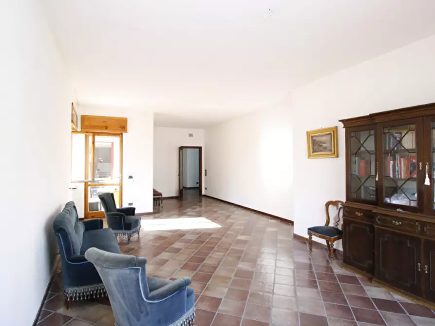 Immagine 15 di Attico in vendita  in Viale Italia a Matino