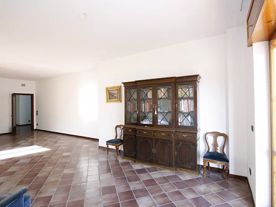 Immagine 16 di Attico in vendita  in Viale Italia a Matino