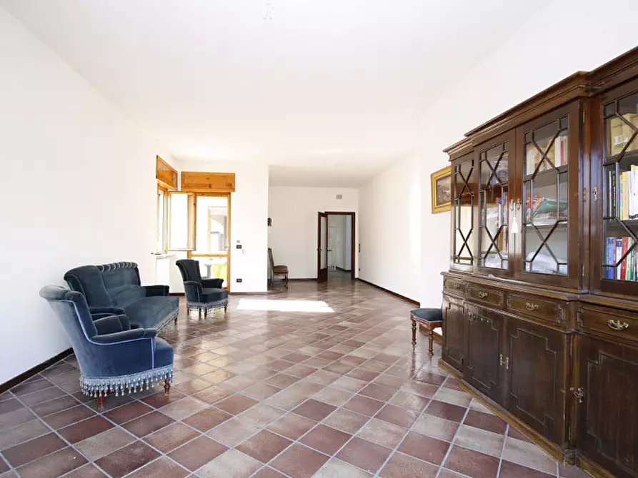 Immagine 17 di Attico in vendita  in Viale Italia a Matino