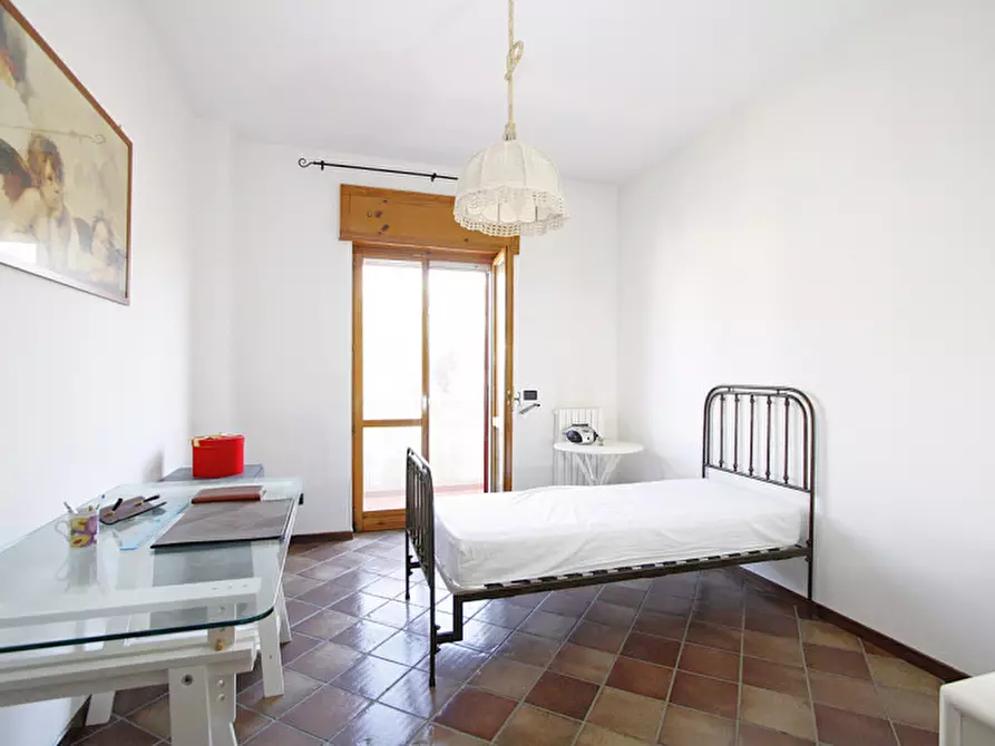 Immagine 18 di Attico in vendita  in Viale Italia a Matino