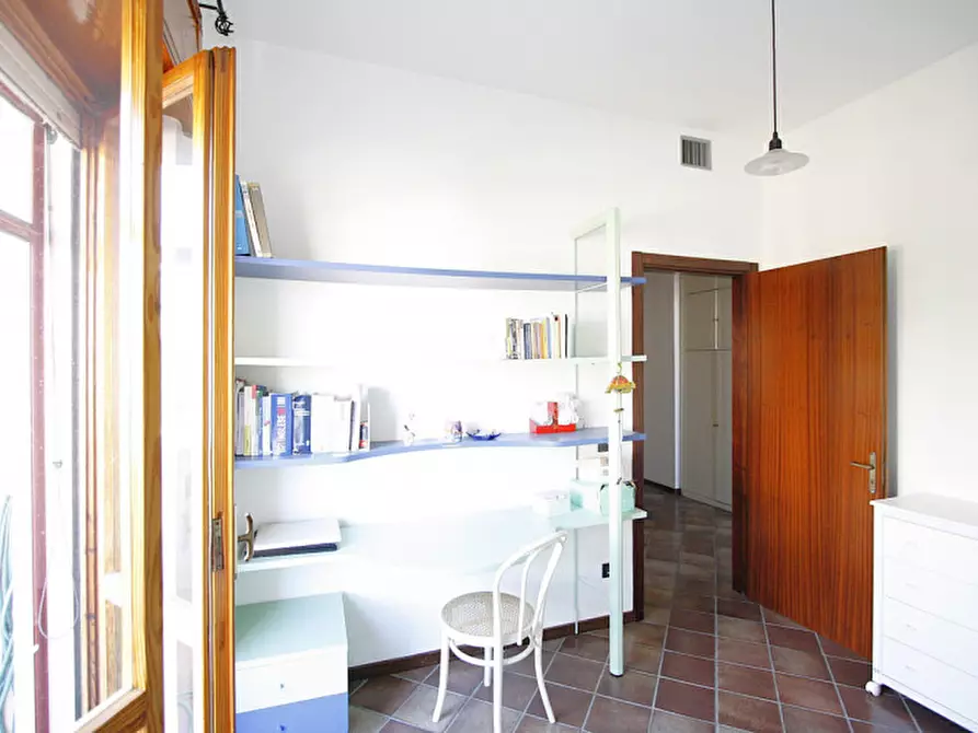 Immagine 27 di Attico in vendita  in Viale Italia a Matino