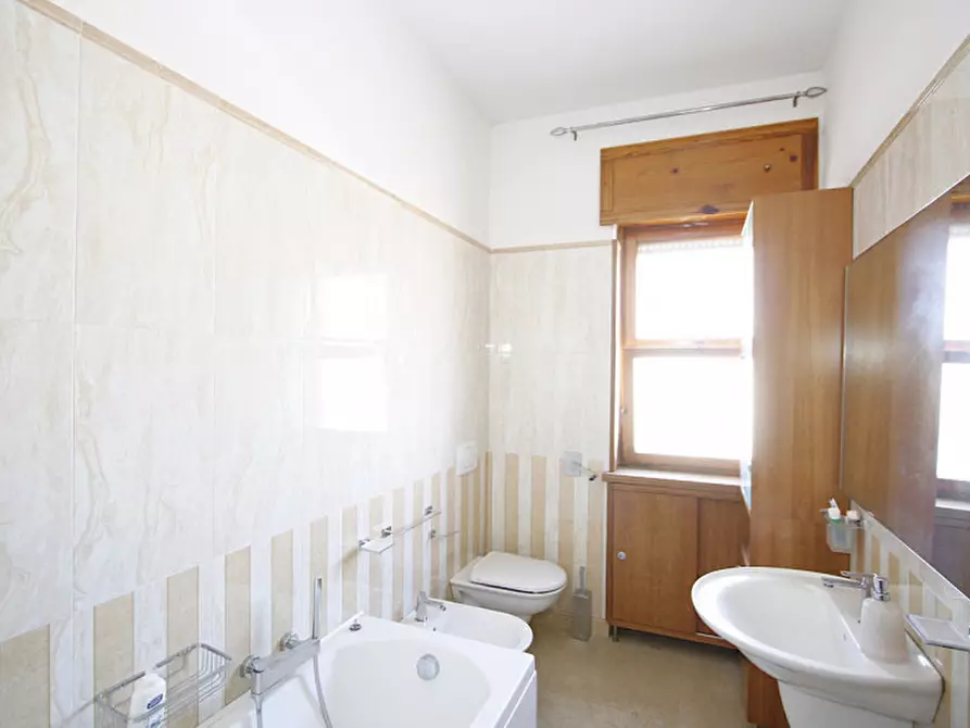 Immagine 28 di Attico in vendita  in Viale Italia a Matino