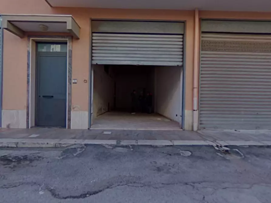 Immagine 1 di Magazzino in vendita  a Fasano