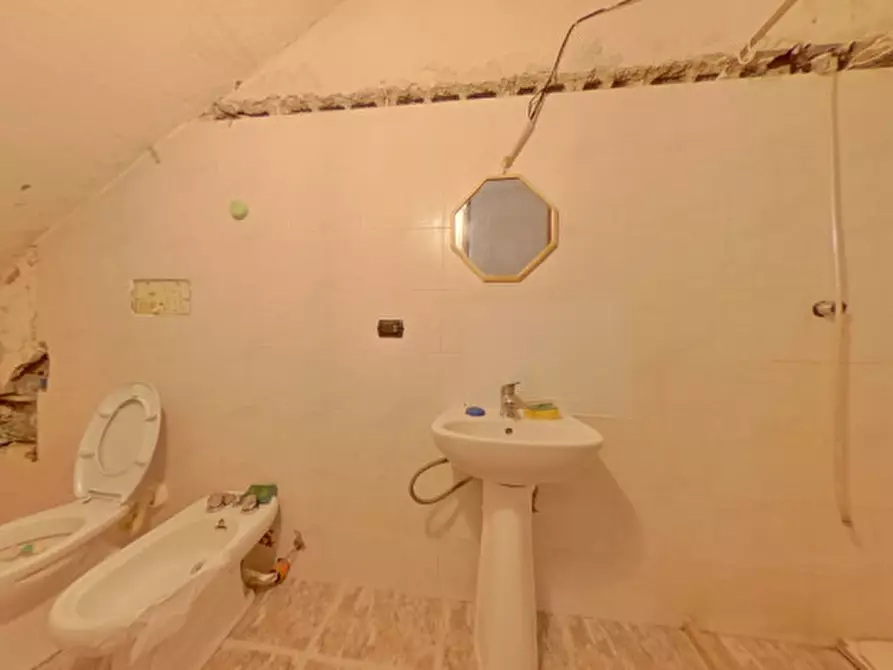 Immagine 11 di Magazzino in vendita  a Fasano