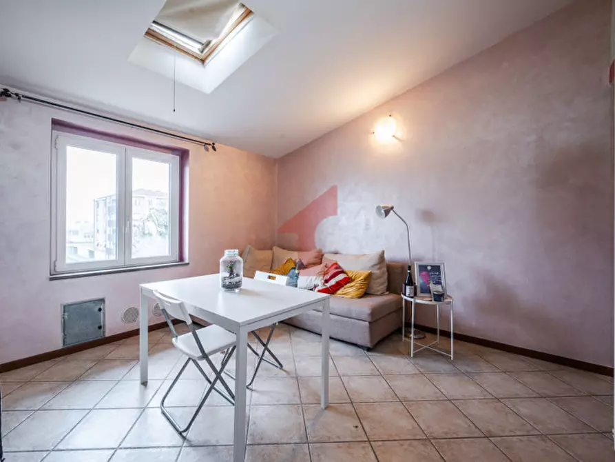 Immagine 10 di Appartamento in vendita  in Via Scotti 13 a Parma