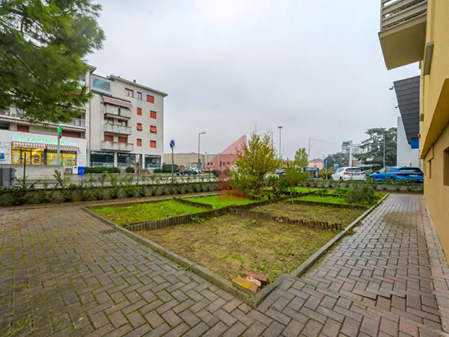 Immagine 4 di Appartamento in vendita  in Via Erba Edoari 2 a Parma