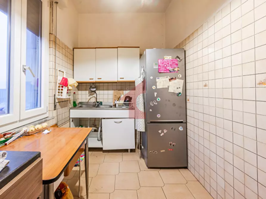 Immagine 19 di Appartamento in vendita  in Via Erba Edoari 2 a Parma