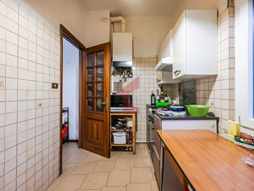 Immagine 20 di Appartamento in vendita  in Via Erba Edoari 2 a Parma