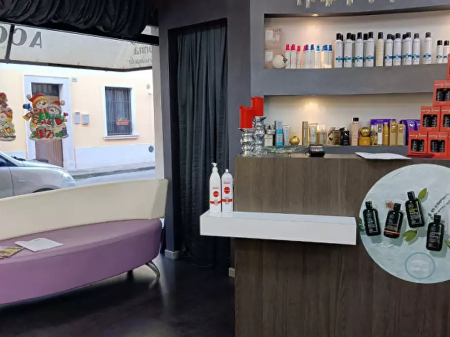 Immagine 1 di Attività commerciale in vendita  in piazza matteotti a Castel Goffredo