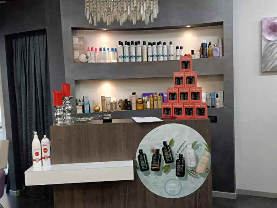 Immagine 6 di Attività commerciale in vendita  in piazza matteotti a Castel Goffredo