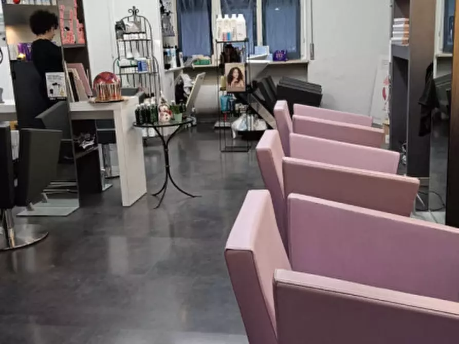 Immagine 10 di Attività commerciale in vendita  in piazza matteotti a Castel Goffredo