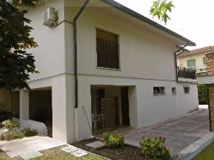 Immagine 1 di Casa indipendente in vendita  in VIA DON LUIGI STURZO 1 a Sona