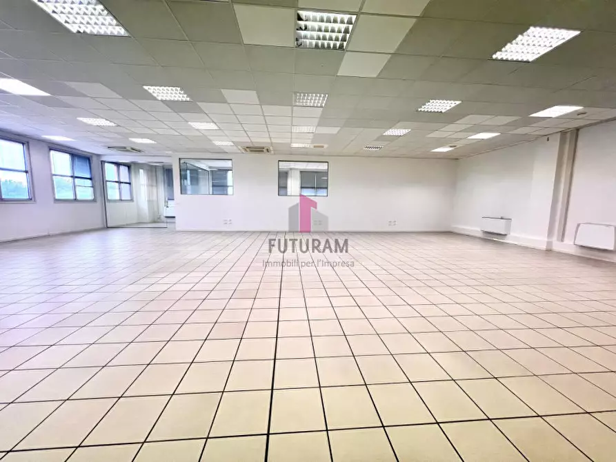 Immagine 3 di Ufficio in affitto  a Vicenza