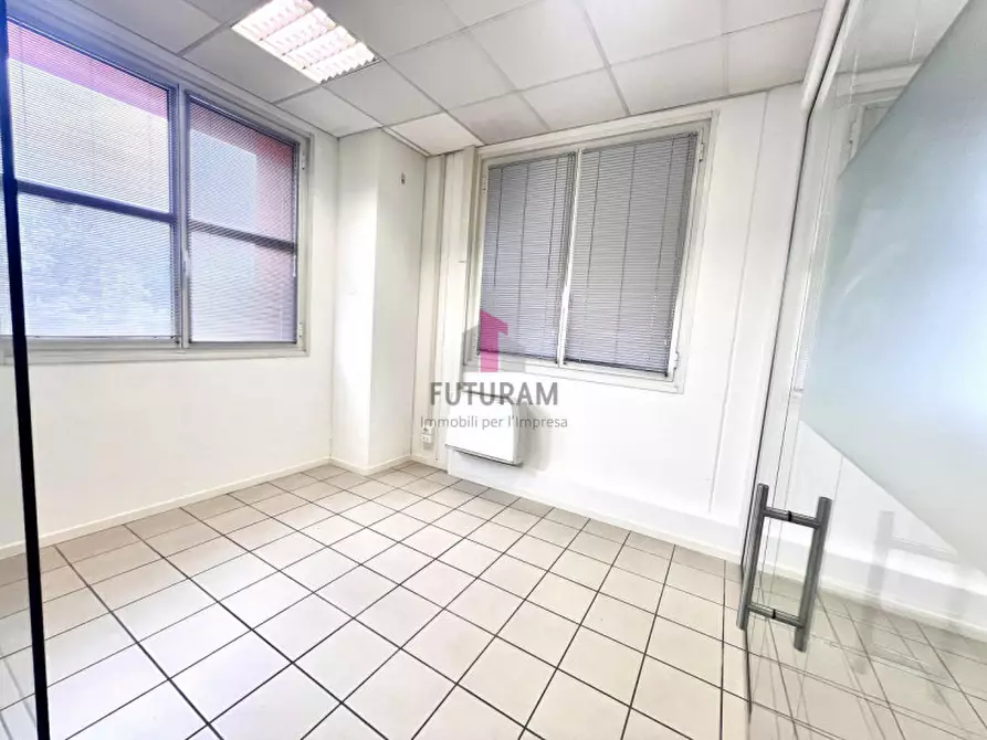 Immagine 5 di Ufficio in affitto  a Vicenza