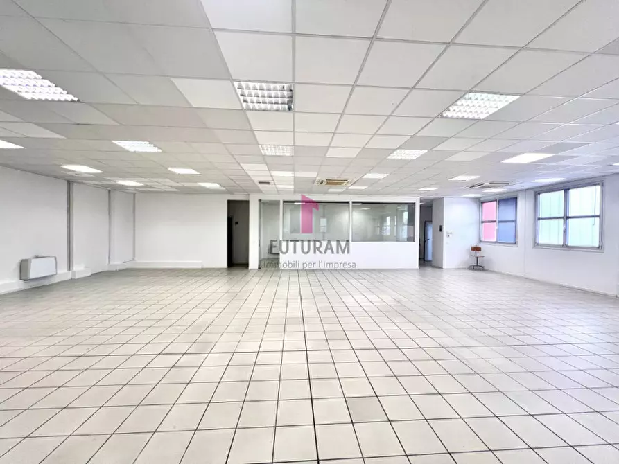 Immagine 9 di Ufficio in affitto  a Vicenza