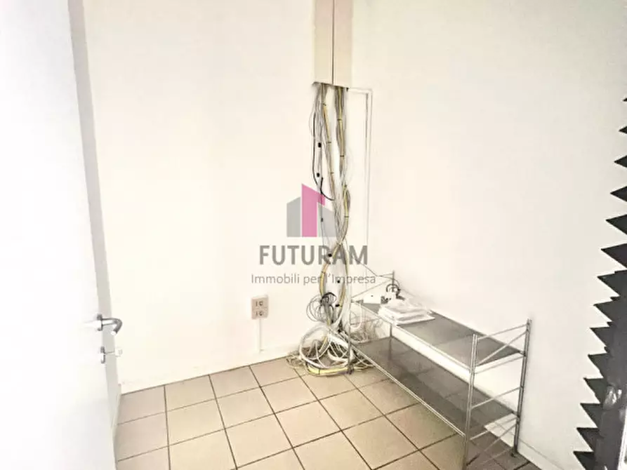 Immagine 14 di Ufficio in affitto  a Vicenza