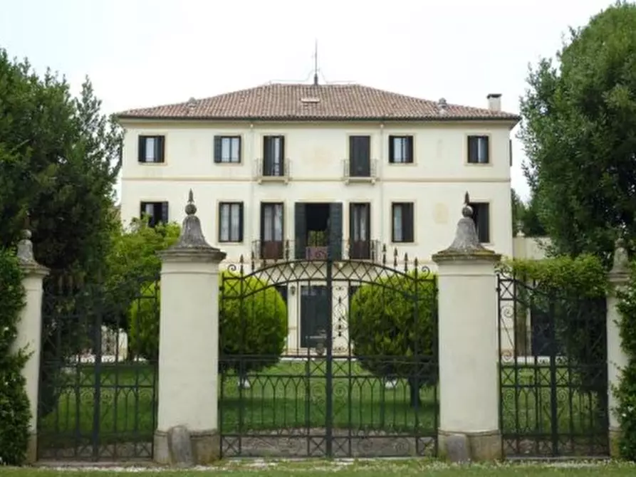 Immagine 1 di Villa in vendita  in Via Albarea, 51 a Pianiga