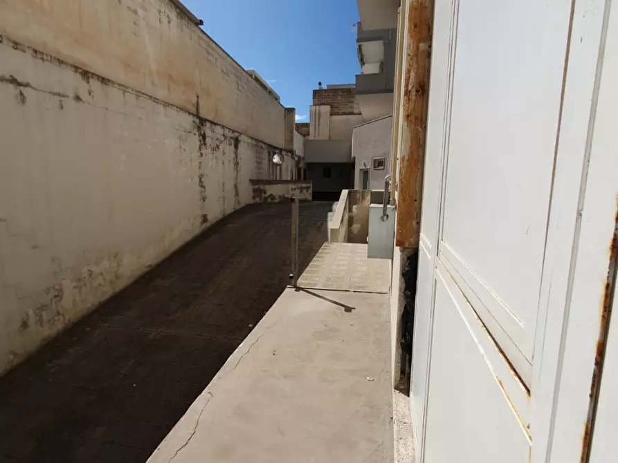 Immagine 11 di Attività commerciale in vendita  in via san lazzaro a Gallipoli