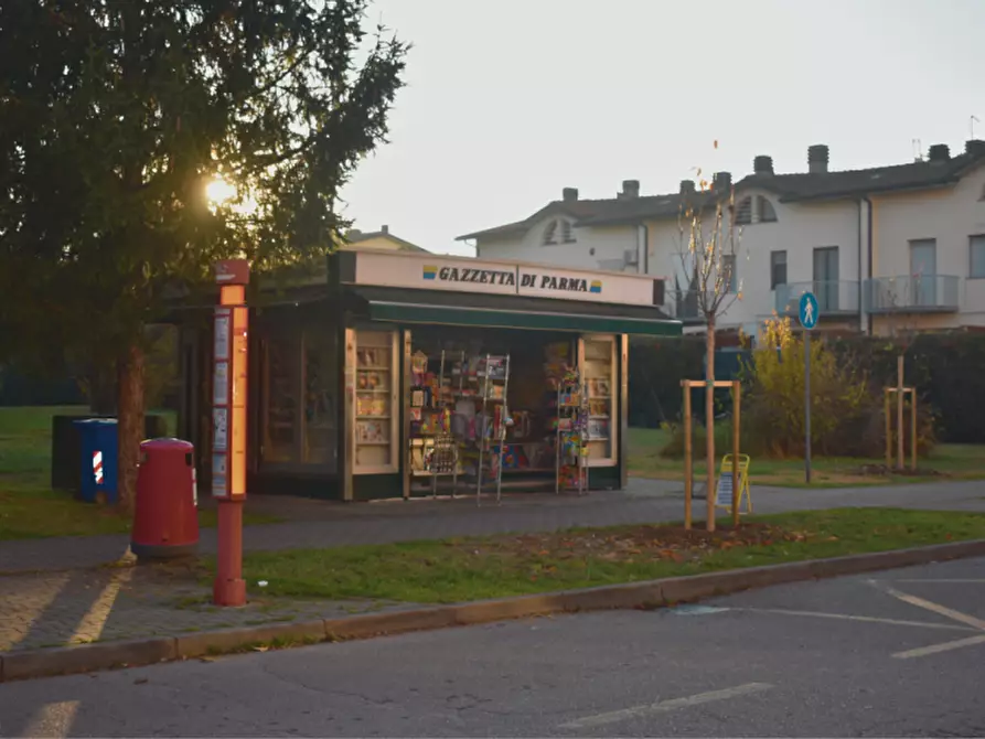 Immagine 2 di Attività commerciale in vendita  in via De Chirico a Parma