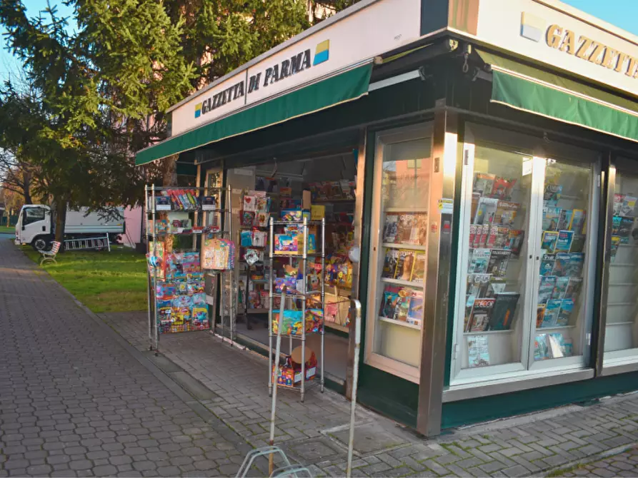 Immagine 3 di Attività commerciale in vendita  in via De Chirico a Parma