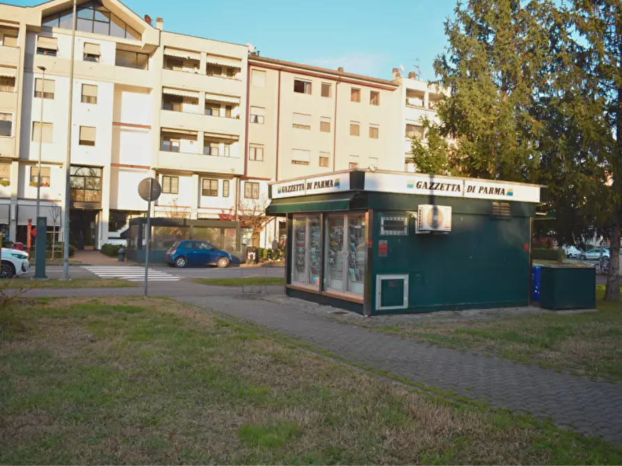 Immagine 5 di Attività commerciale in vendita  in via De Chirico a Parma