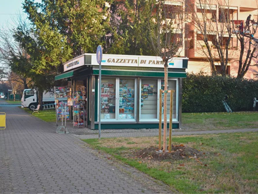 Immagine 9 di Attività commerciale in vendita  in via De Chirico a Parma