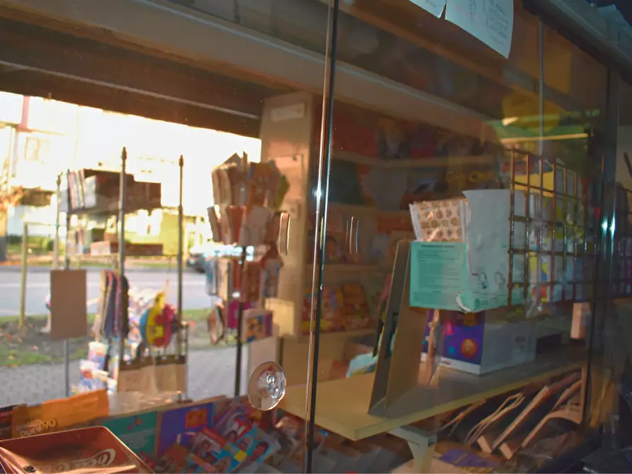 Immagine 22 di Attività commerciale in vendita  in via De Chirico a Parma