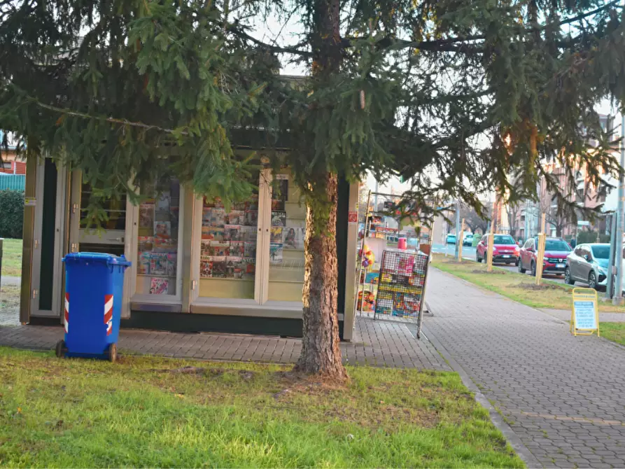 Immagine 31 di Attività commerciale in vendita  in via De Chirico a Parma