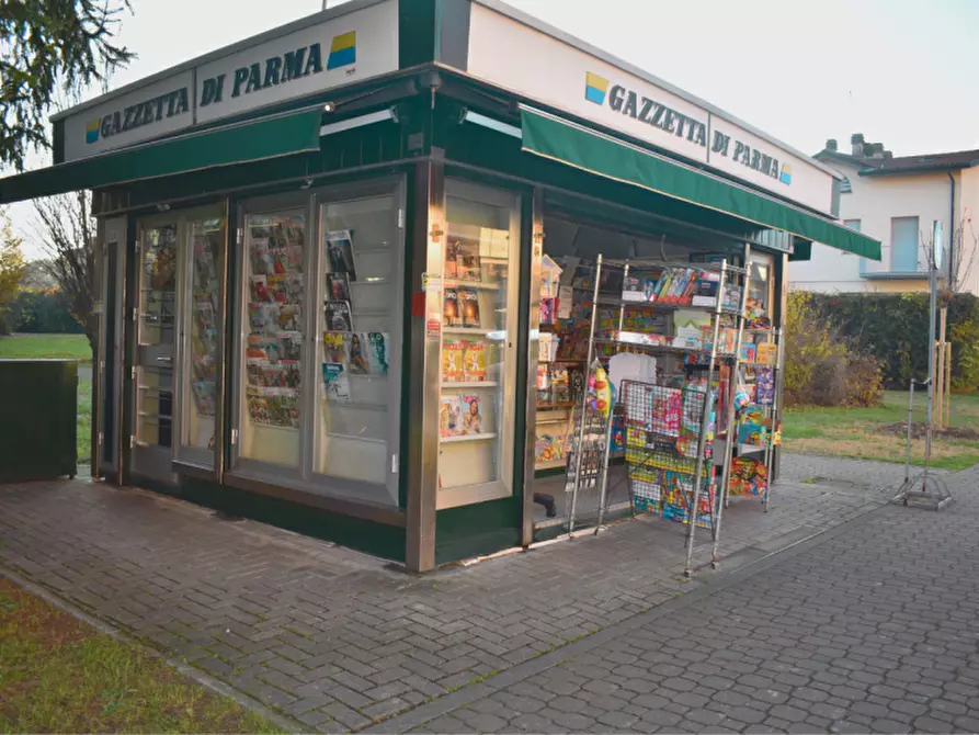 Immagine 32 di Attività commerciale in vendita  in via De Chirico a Parma