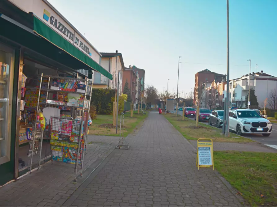 Immagine 33 di Attività commerciale in vendita  in via De Chirico a Parma