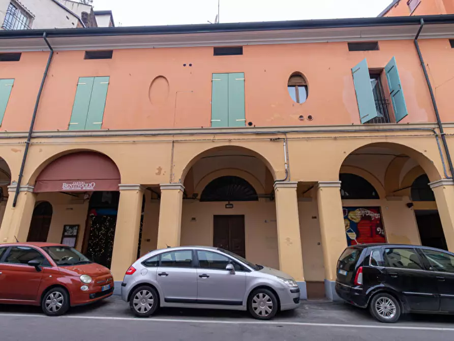 Immagine 1 di Cantina in vendita  in via mascarella 4 a Bologna