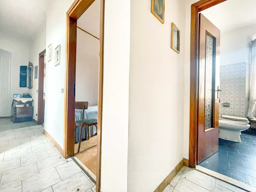 Immagine 22 di Palazzo in vendita  in piazza Manzetti 23 a Invorio