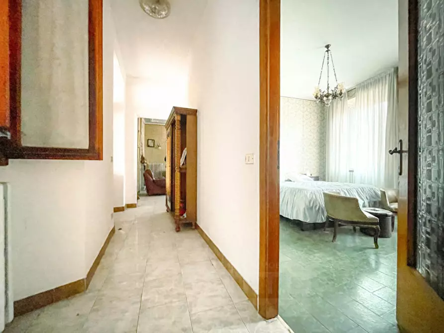 Immagine 25 di Palazzo in vendita  in piazza Manzetti 23 a Invorio